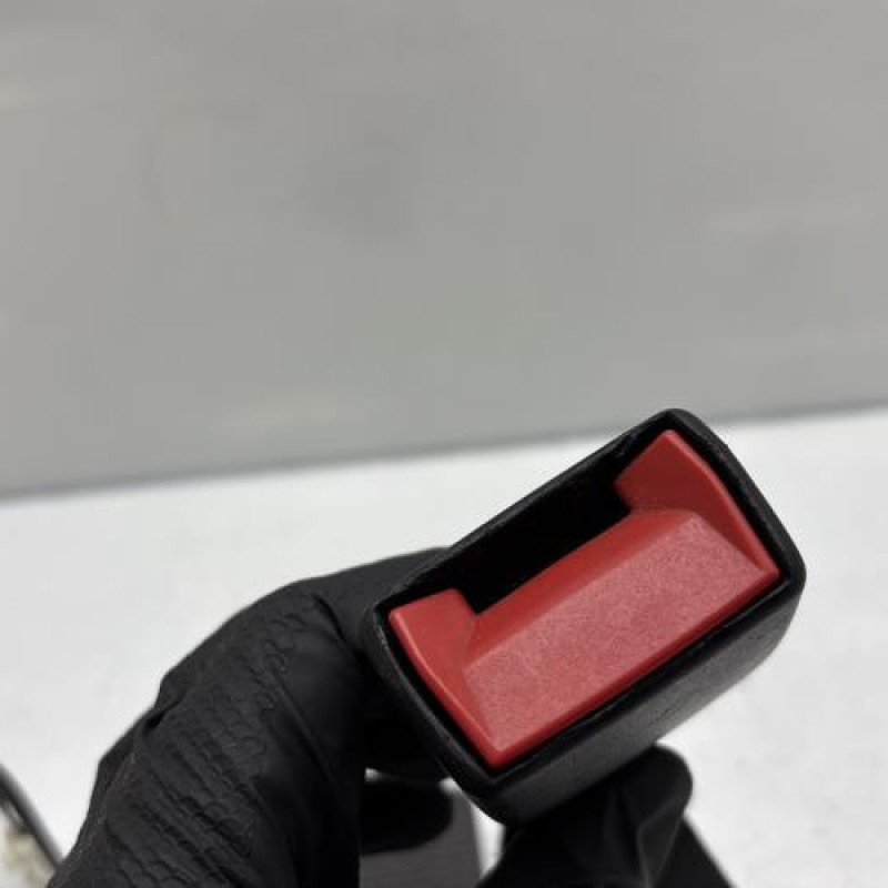 Attache ceinture arriere gauche PEUGEOT 308 2 Photo n°4