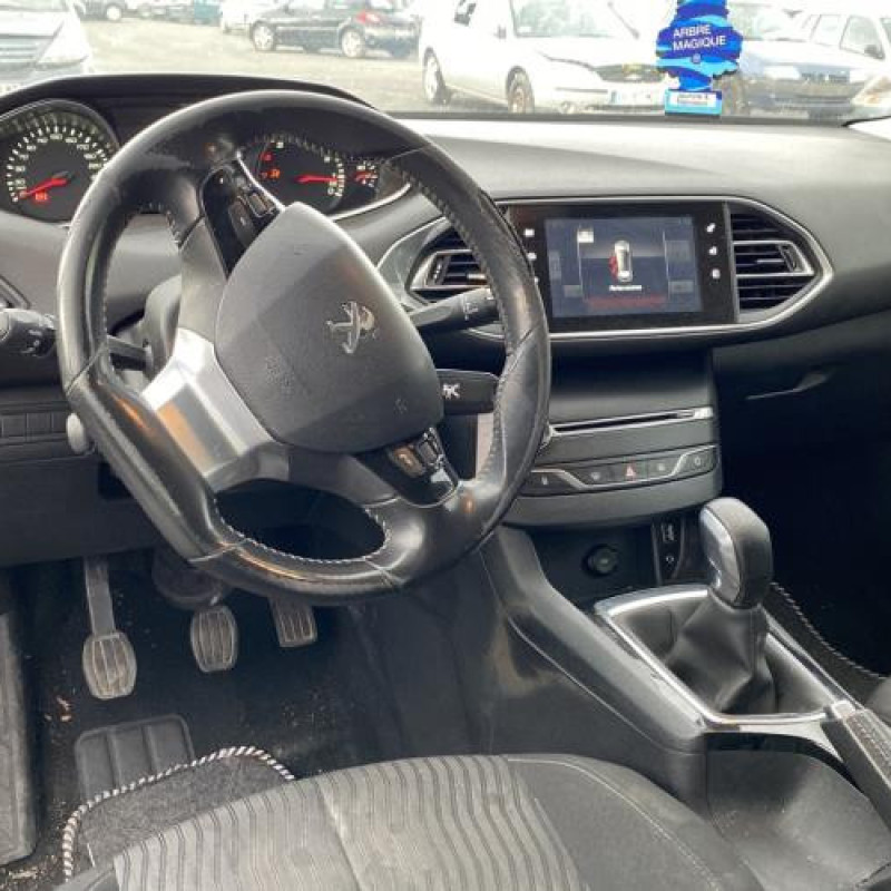 Attache ceinture arriere gauche PEUGEOT 308 2 Photo n°20