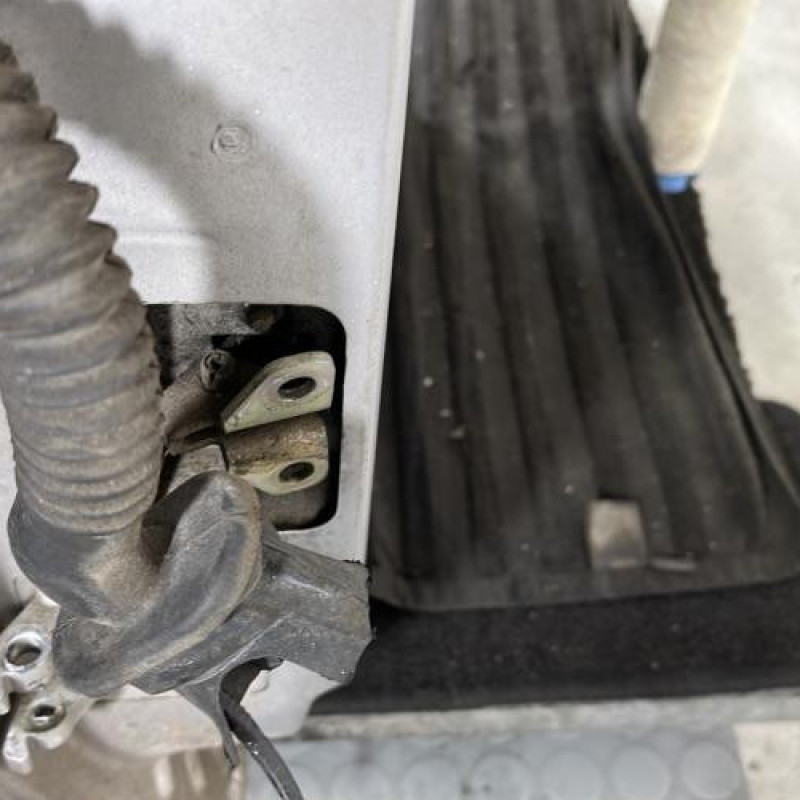 Porte arriere droit PEUGEOT 106 Photo n°6