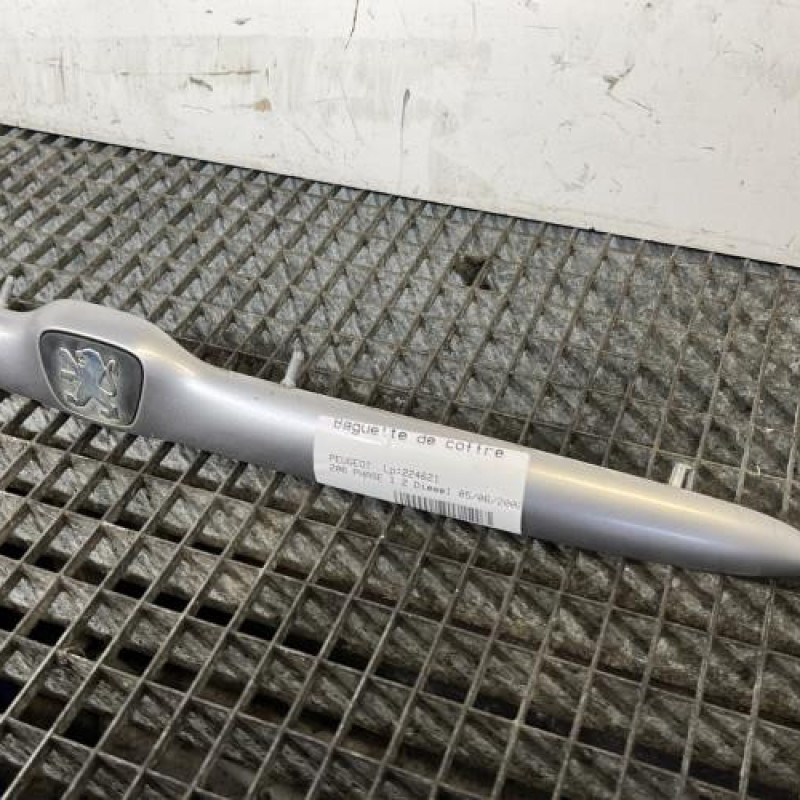 Baguette de coffre PEUGEOT 206 Photo n°3