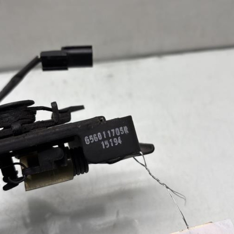 Fermeture de capot RENAULT CLIO 4 Photo n°4