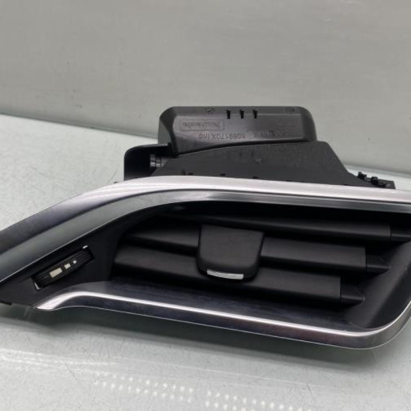 Aerateur tableau de bord avant droit PEUGEOT 2008 1 Photo n°1