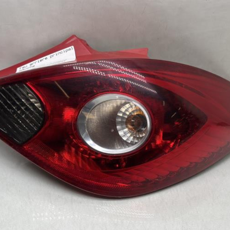 Feu arriere principal gauche (feux) OPEL CORSA D Photo n°1