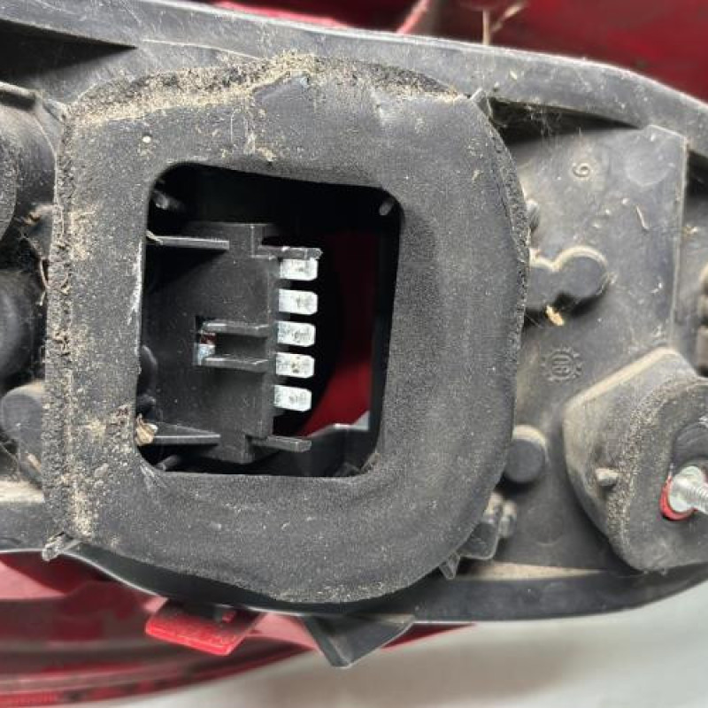 Feu arriere principal gauche (feux) OPEL CORSA D Photo n°3