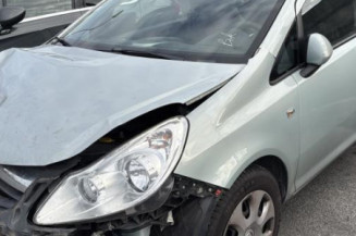 Feu arriere stop central OPEL CORSA D
