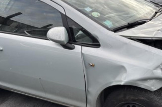 Feu arriere stop central OPEL CORSA D