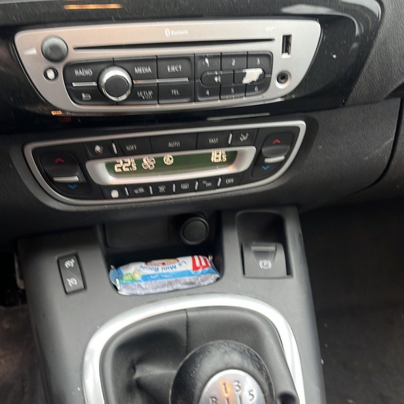 RENAULT SCENIC 3 PHASE 2 1.6 DCI - 16V TURBO Photo n°9