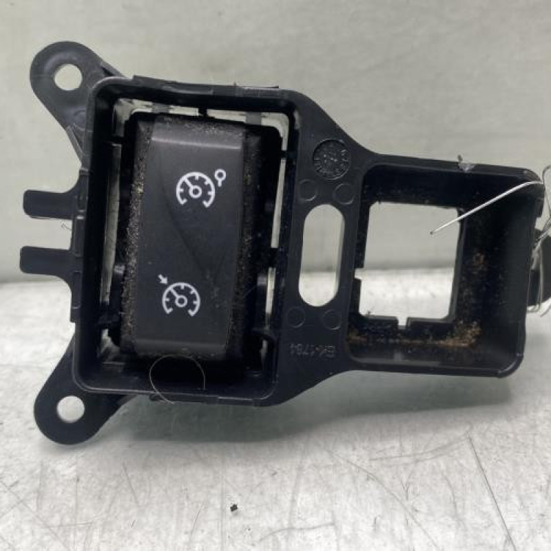 Commande regulateur vitesse RENAULT CLIO 4 Photo n°1