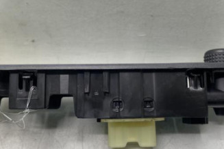 Interrupteur de leve vitre avant gauche RENAULT CLIO 4