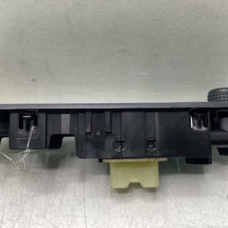 Interrupteur de leve vitre avant gauche RENAULT CLIO 4