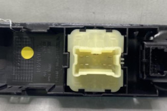 Interrupteur de leve vitre avant gauche RENAULT CLIO 4