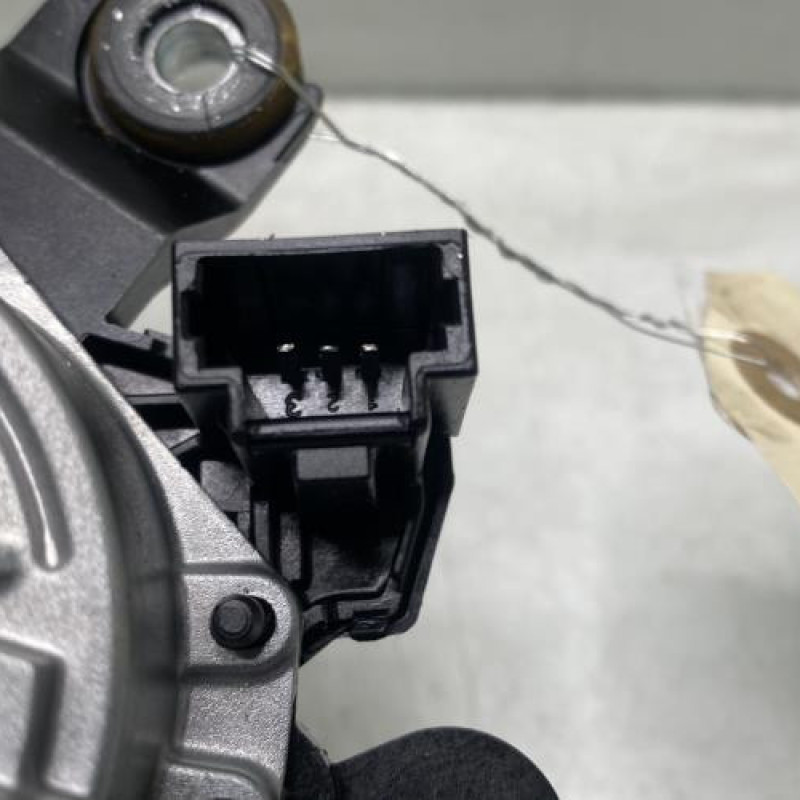 Moteur essuie glace arriere RENAULT CLIO 4 Photo n°4