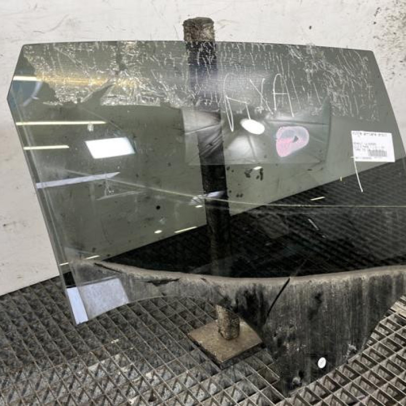 Vitre arriere droit RENAULT CLIO 5 Photo n°2