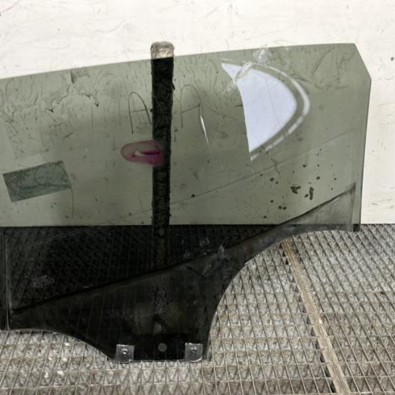 Vitre arriere droit RENAULT CLIO 5 Photo n°4