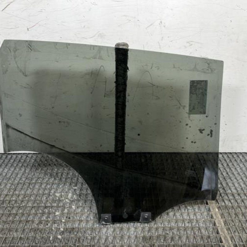 Vitre arriere gauche RENAULT CLIO 5 Photo n°4