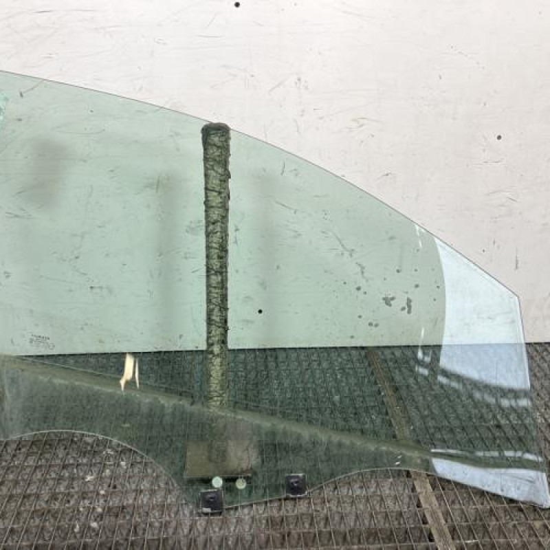 Vitre avant gauche RENAULT CLIO 5 Photo n°4
