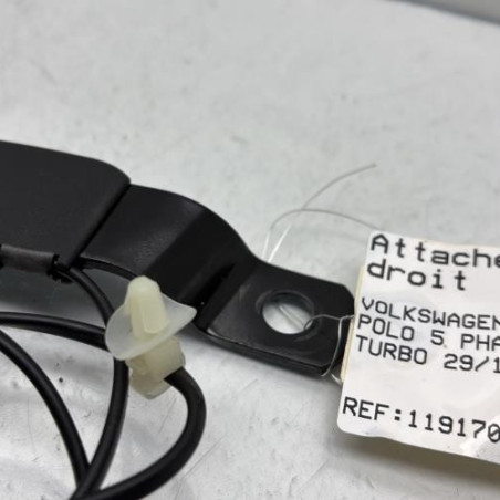 Attache ceinture avant droit VOLKSWAGEN POLO 5