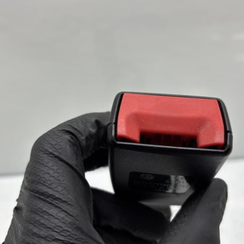 Attache ceinture avant droit VOLKSWAGEN POLO 5 Photo n°4