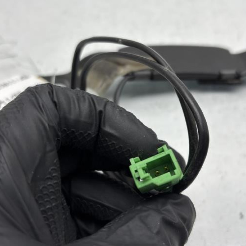 Attache ceinture avant gauche VOLKSWAGEN POLO 5 Photo n°3