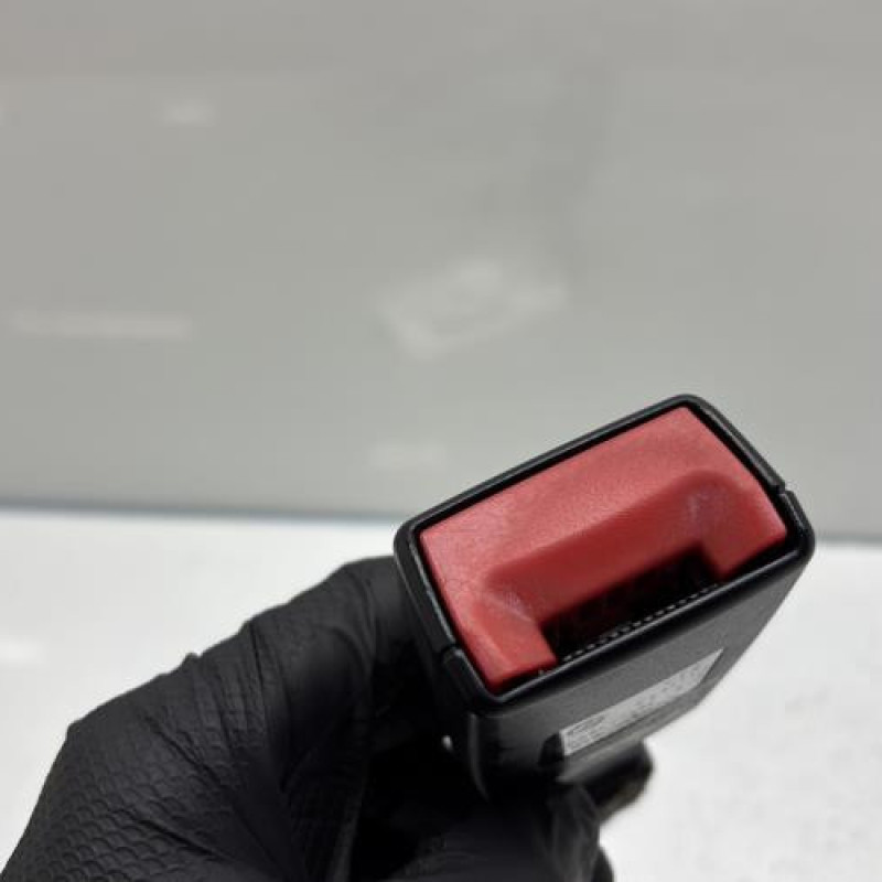 Attache ceinture avant gauche VOLKSWAGEN POLO 5 Photo n°4