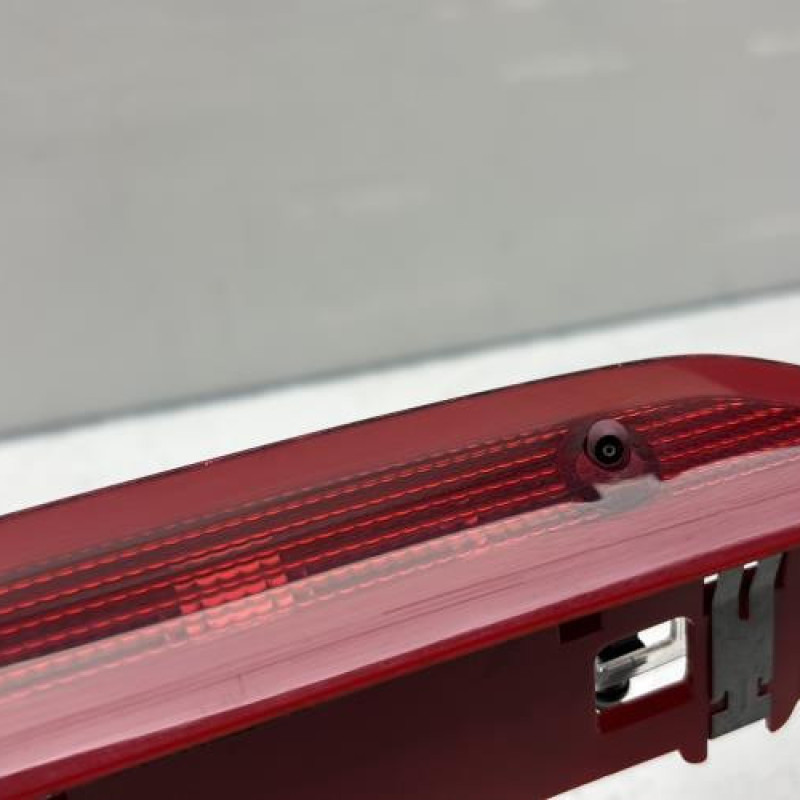 Feu arriere stop central VOLKSWAGEN POLO 5 Photo n°2