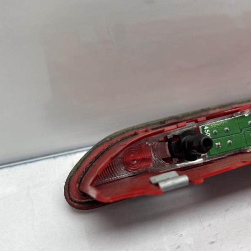 Feu arriere stop central VOLKSWAGEN POLO 5 Photo n°4