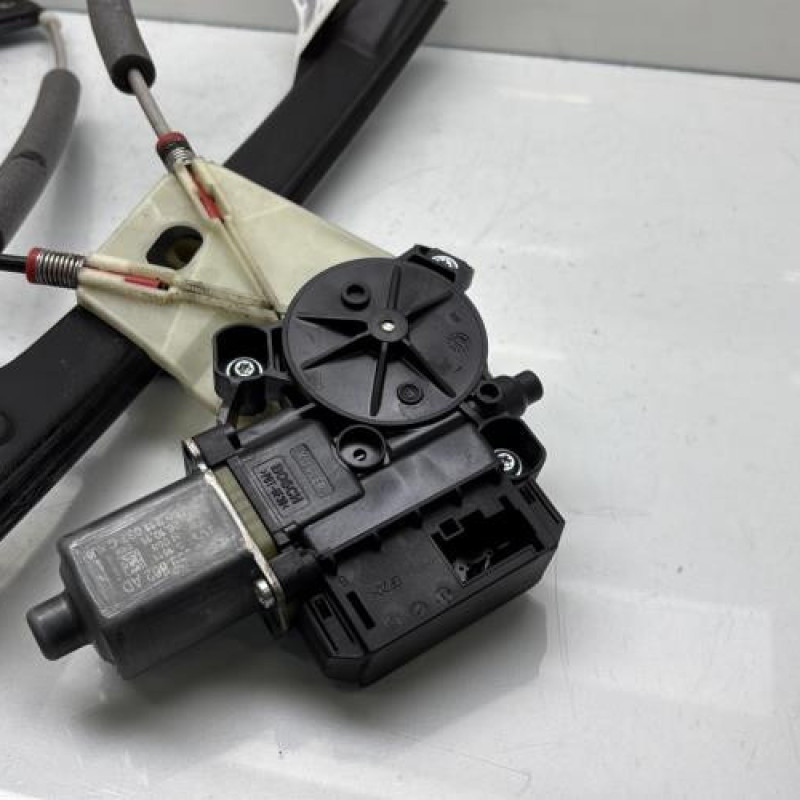 Leve vitre electrique avant droit VOLKSWAGEN POLO 5 Photo n°4