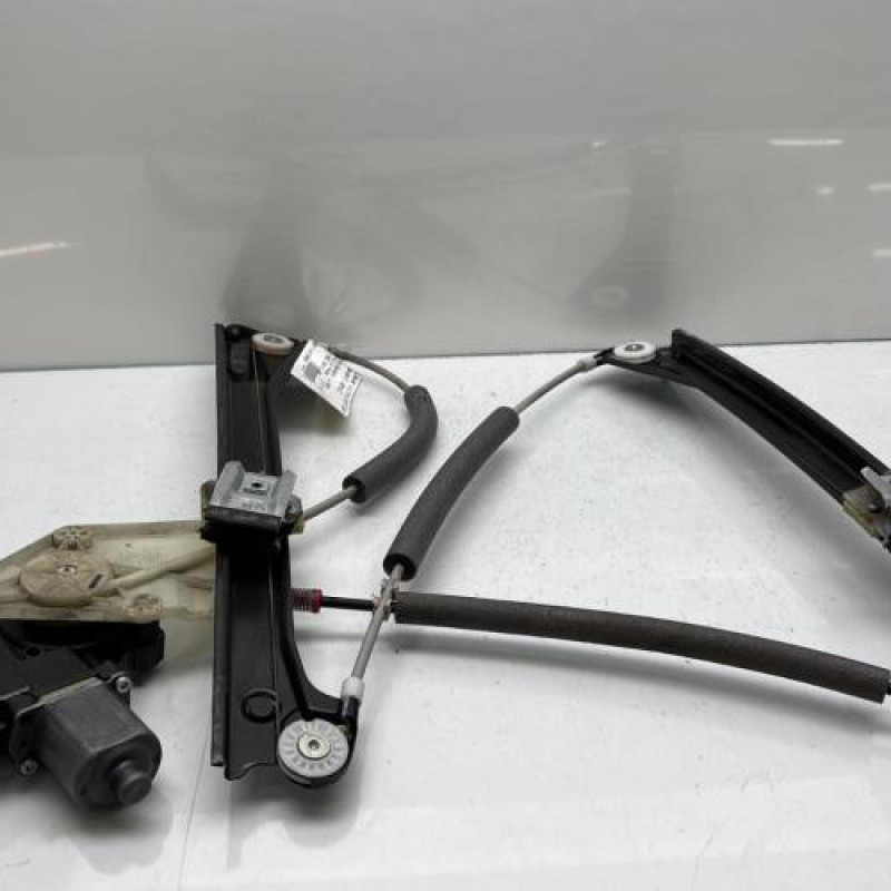 Leve vitre electrique avant droit VOLKSWAGEN POLO 5 Photo n°7