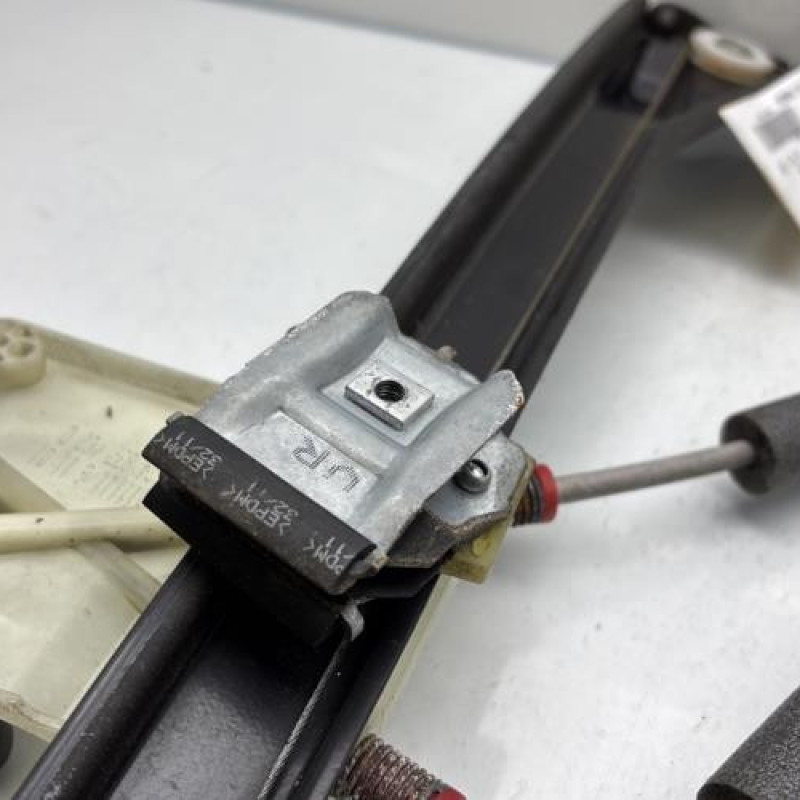 Leve vitre electrique avant droit VOLKSWAGEN POLO 5 Photo n°8