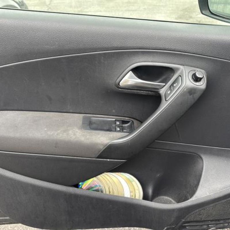 Leve vitre electrique avant droit VOLKSWAGEN POLO 5 Photo n°20