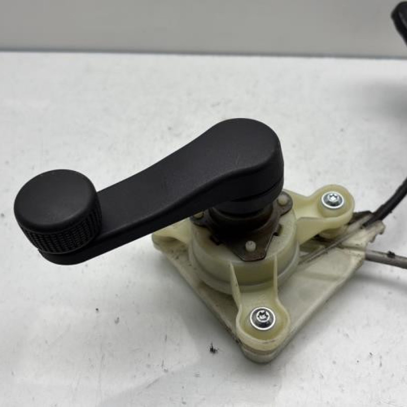 Leve vitre mecanique arriere droit VOLKSWAGEN POLO 5 Photo n°3