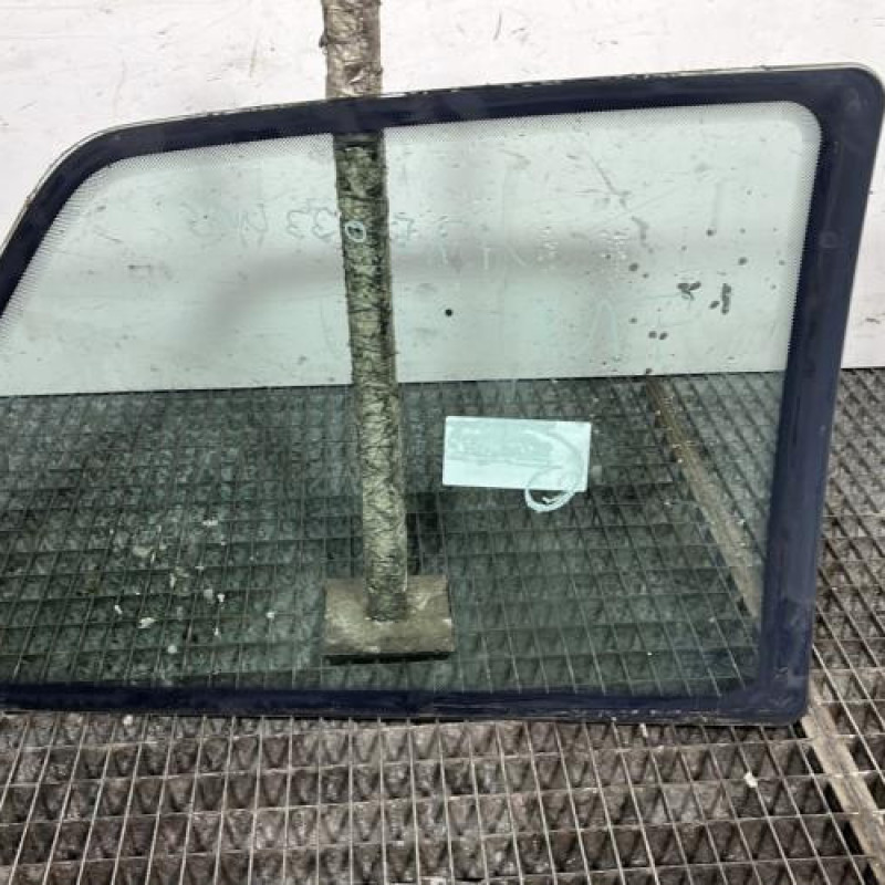 Custode arriere gauche PEUGEOT 106 Photo n°4