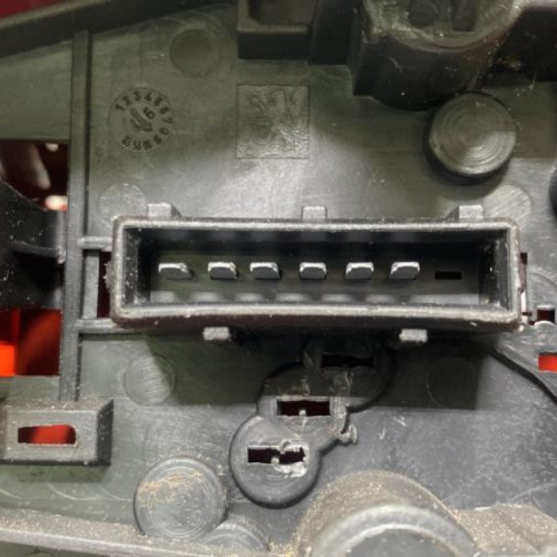 Feu arriere principal gauche (feux) PEUGEOT 106 Photo n°3