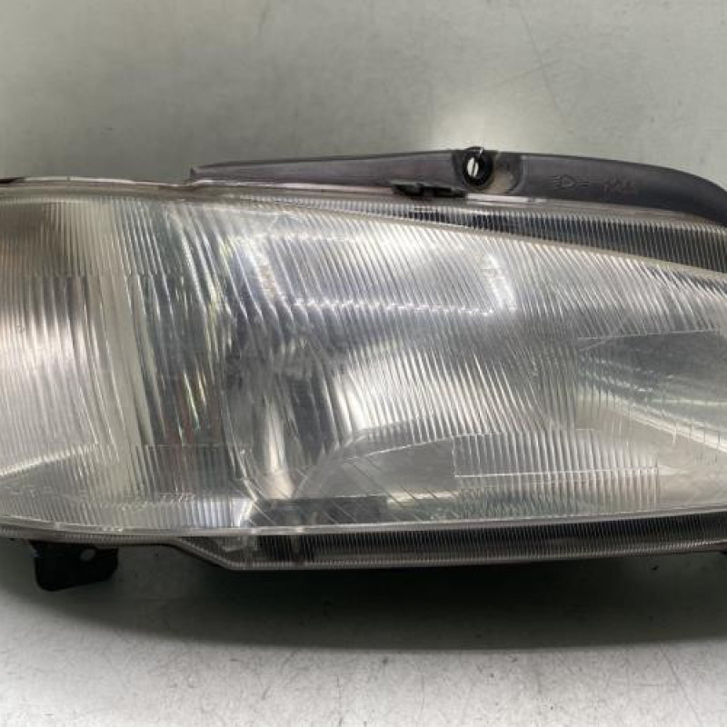 Optique avant principal droit (feux)(phare) PEUGEOT 106 Photo n°1