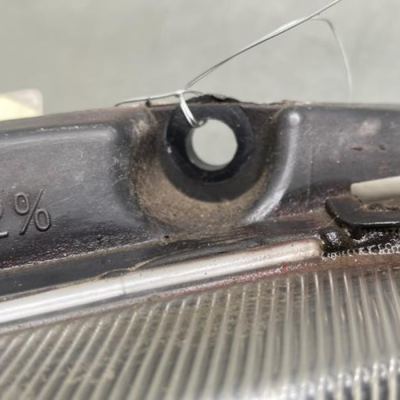 Optique avant principal gauche (feux)(phare) PEUGEOT 106 Photo n°2