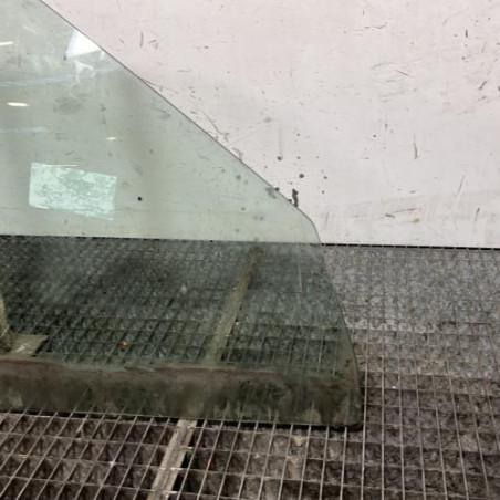 Vitre avant droit PEUGEOT 106