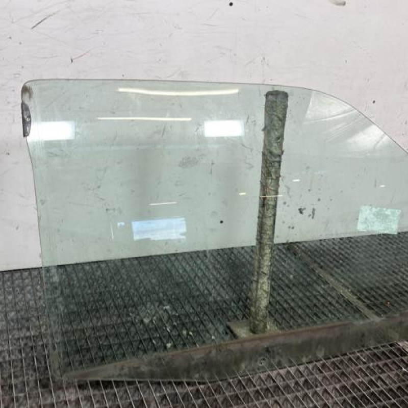 Vitre avant droit PEUGEOT 106 Photo n°3