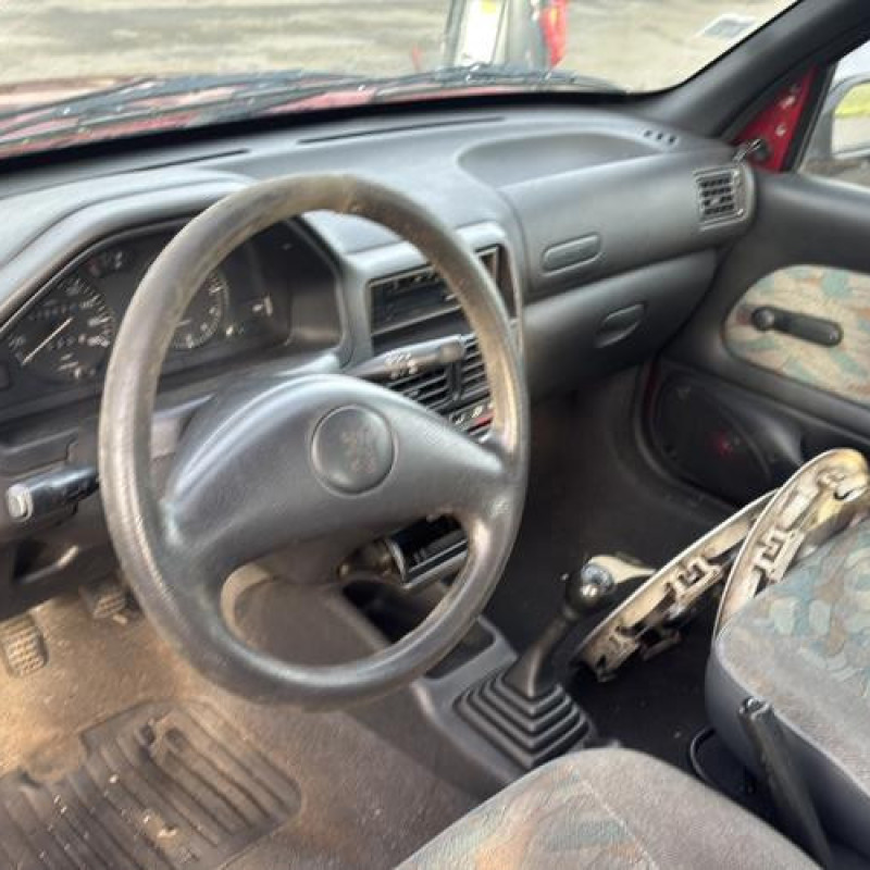 Vitre avant droit PEUGEOT 106 Photo n°16