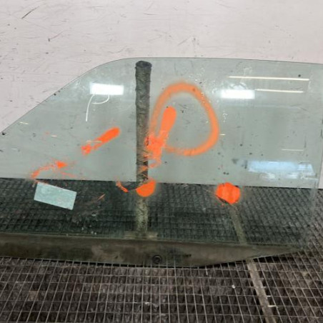 Vitre avant gauche PEUGEOT 106 Photo n°1