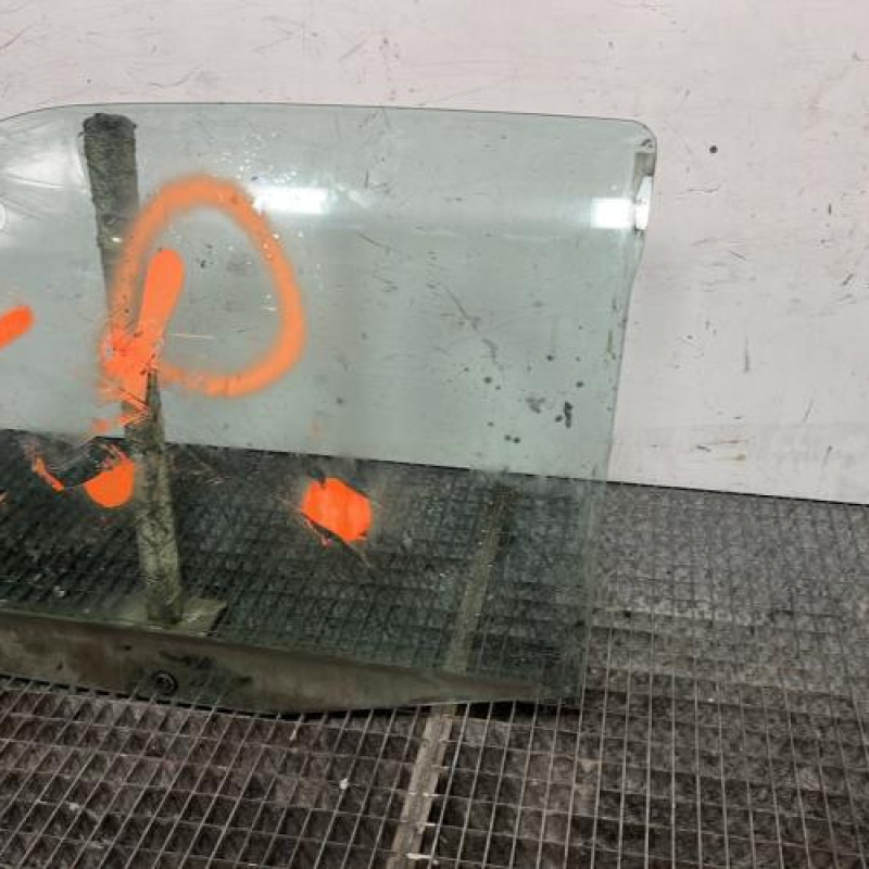 Vitre avant gauche PEUGEOT 106 Photo n°3