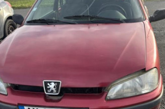 Vitre avant gauche PEUGEOT 106