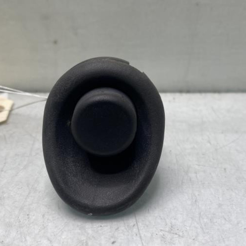 Bouton de coffre RENAULT TWINGO 1 Photo n°1