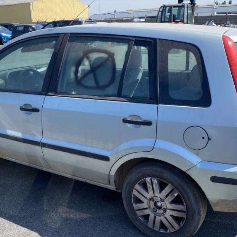 Plage arriere FORD FUSION Photo n°11