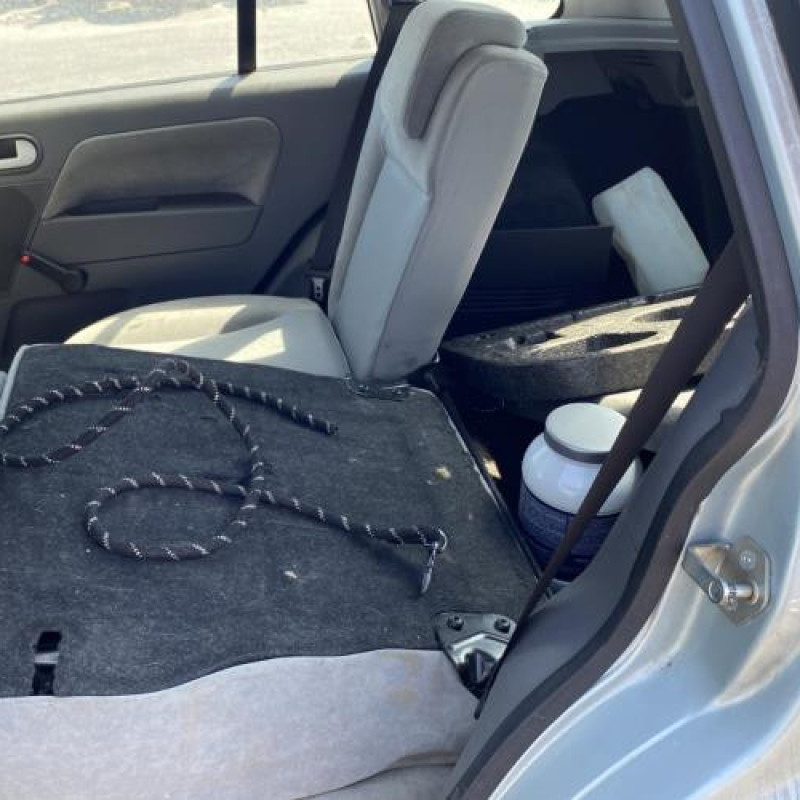 Plage arriere FORD FUSION Photo n°17