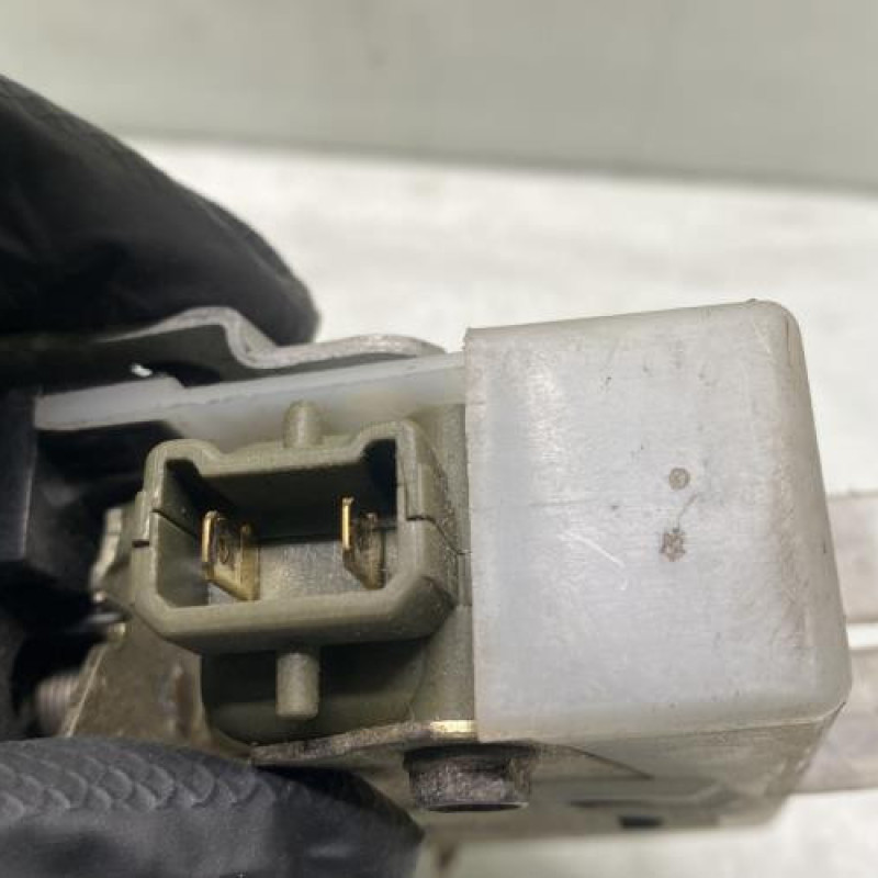 Serrure arriere gauche RENAULT CLIO 2 Photo n°4