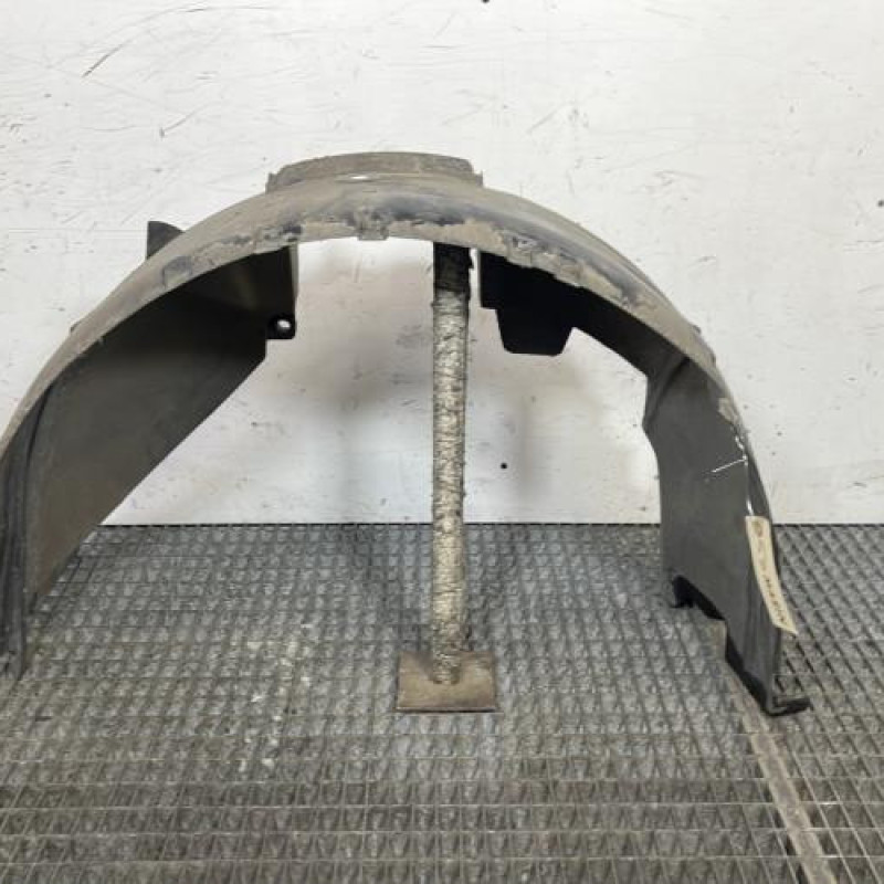 Pare boue avant droit DACIA SANDERO 1 Photo n°1