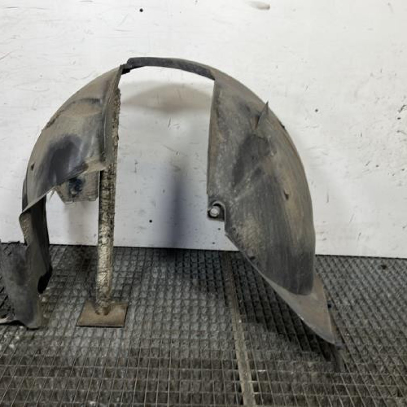 Pare boue avant droit DACIA SANDERO 1 Photo n°2