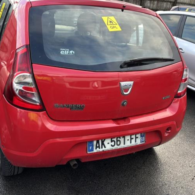 Pare boue avant droit DACIA SANDERO 1 Photo n°9