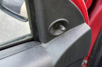 Pare boue avant droit DACIA SANDERO 1