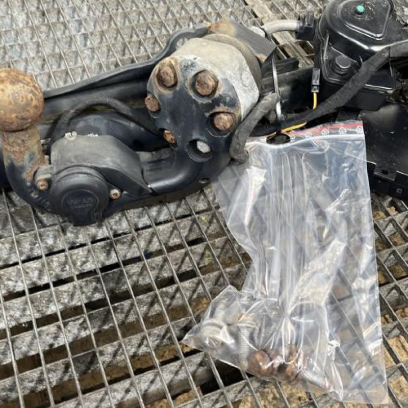 Attelage (boule de remorquage) VOLKSWAGEN PASSAT 6 Photo n°3